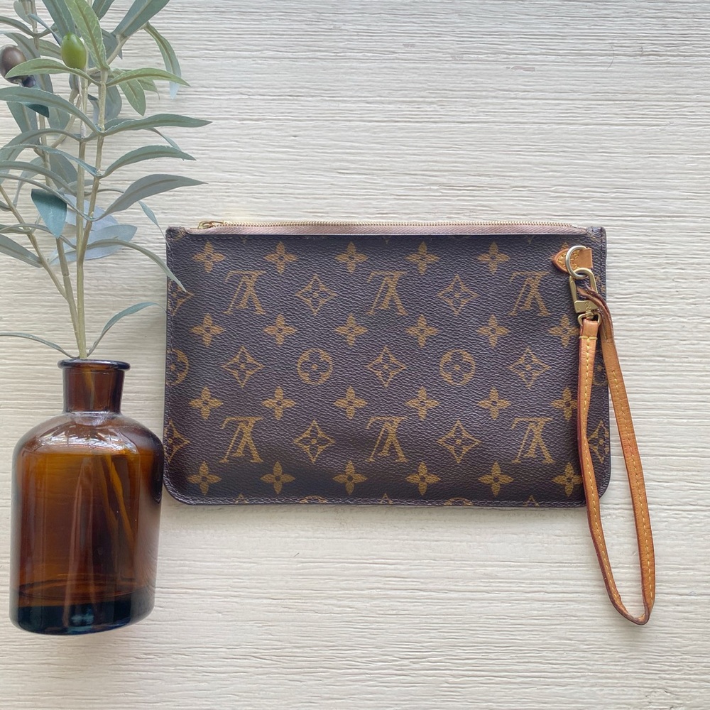 💯 Auth Louis Vuitton Pouch/Clutch